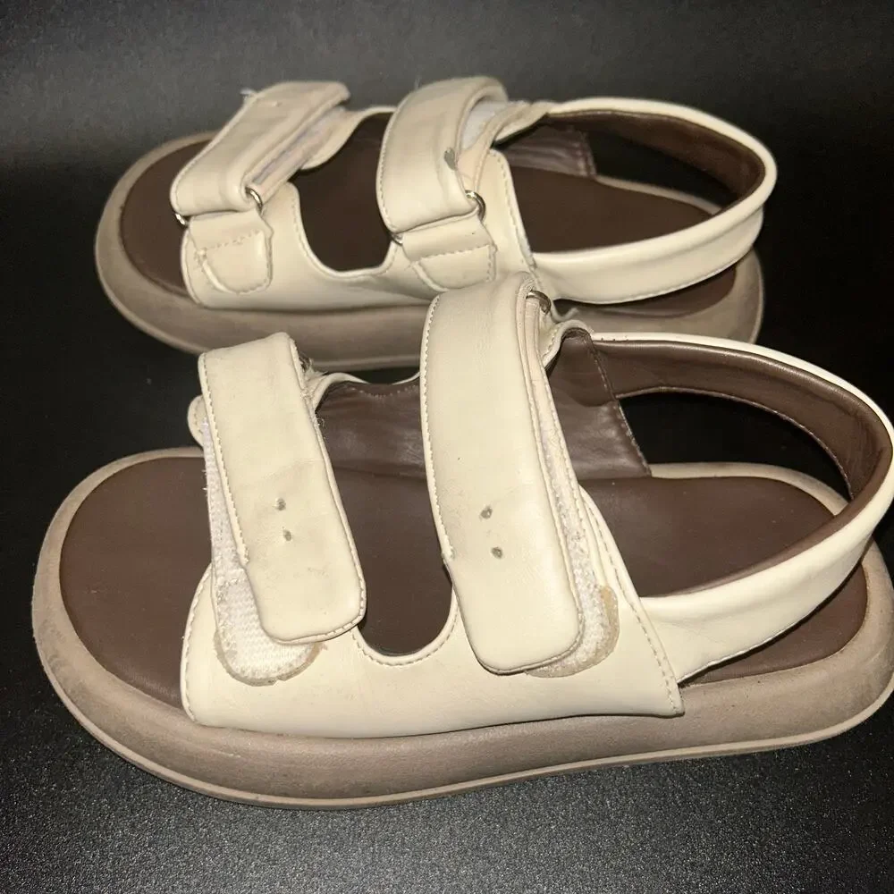 Unbranded Girls Cream Two-Strap Flat Sandals Youth Size 33 2